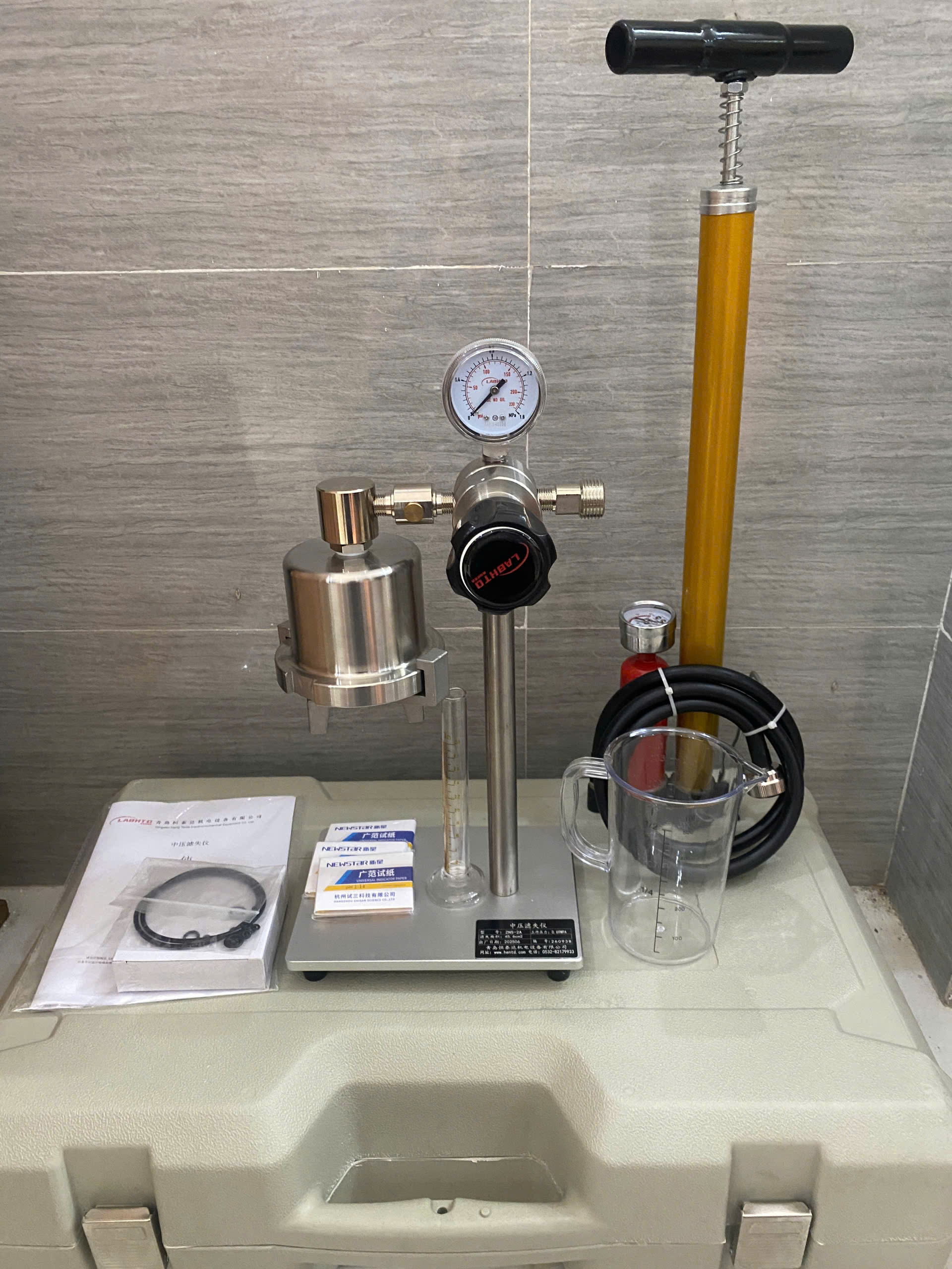 THIẾT BỊ ĐO LƯỢNG MẤT NƯỚC VÀ ĐỘ DÀY ÁO SÉT BENTONITE