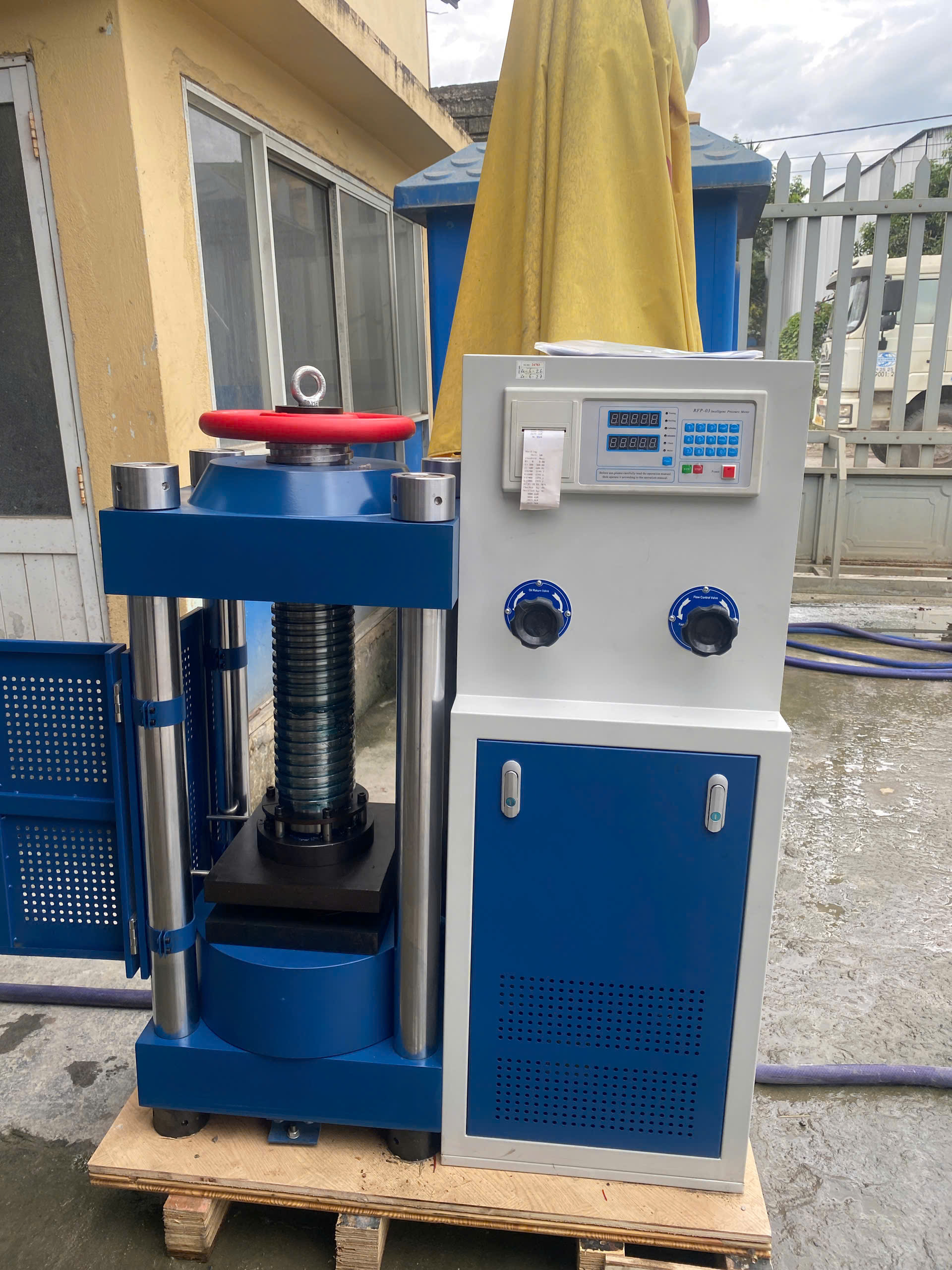 Máy Nén Bê Tông TYA-2000 LONGCHEN - Hình ảnh 2