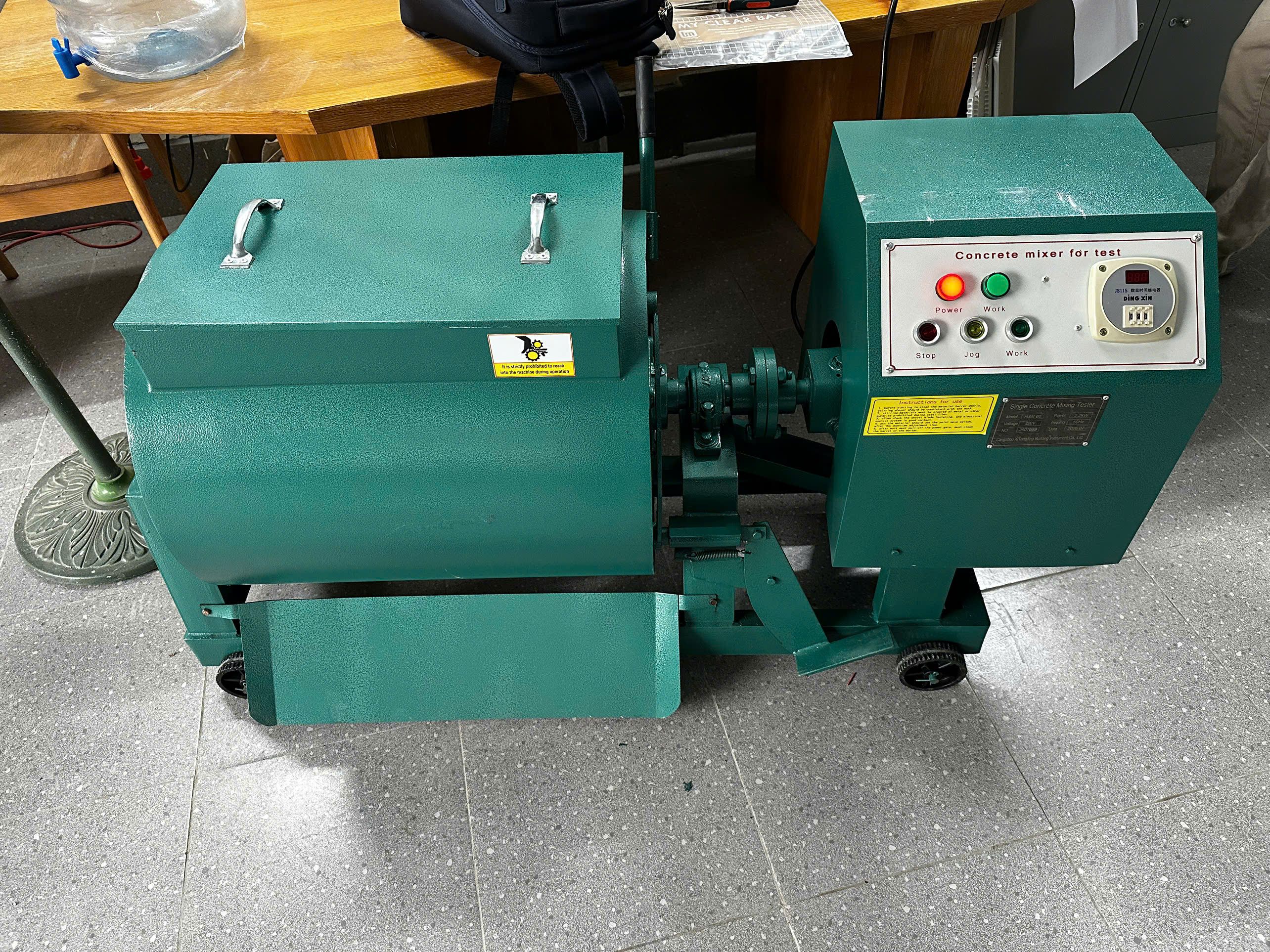 Máy trộn cưỡng bức bê tông 1 trục ngang Model: SJD-60